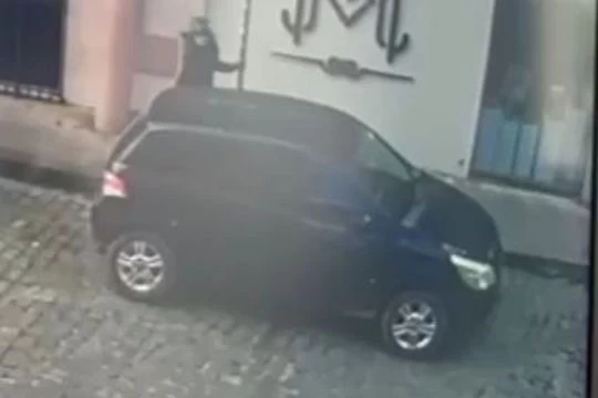 - DOIS PRESOS: Carro usado em assalto a comerciante é recuperado pela PM em Santaluz; relembre o caso