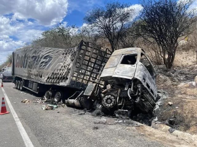 - Cantor da banda Trio Xote Novo morre em acidente no sudoeste baiano