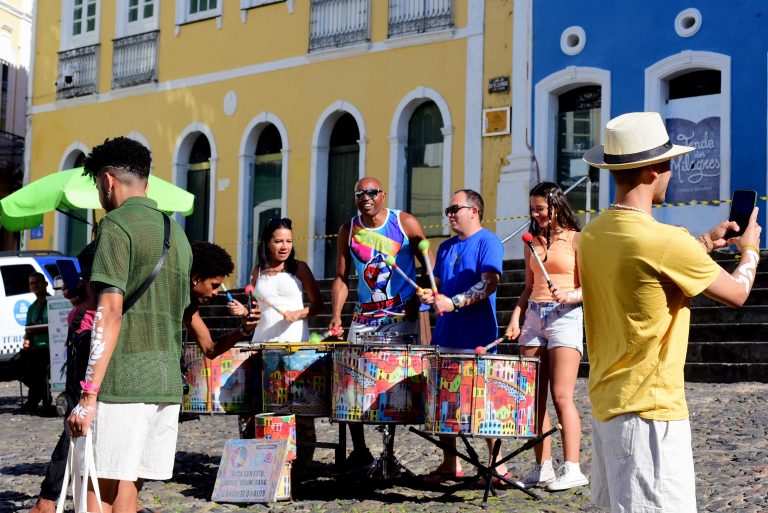 Salvador registra aumento de 34% de turistas estrangeiros em relação a 2023