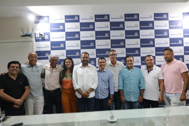 Márcio Marinho se reúne em Salvador com três pré-candidatos a prefeito da oposição do município de Irecê