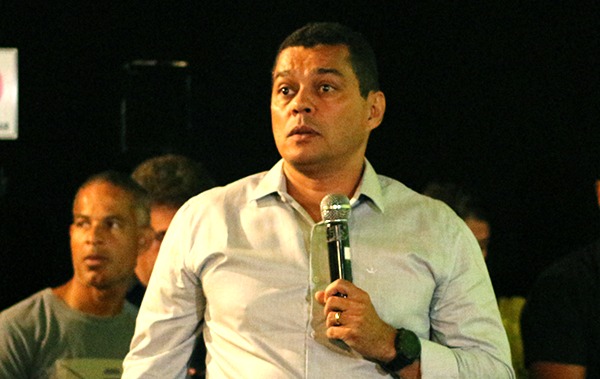 Júnior Magalhães tenta lacrar e  contrange secretários
