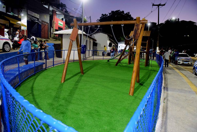 Federação ganha nova praça com quiosques e equipamentos de lazer