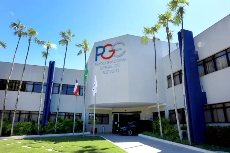 PGE-BA e TJ-BA firmam termo de cooperação para aperfeiçoar a judicialização da saúde na Bahia