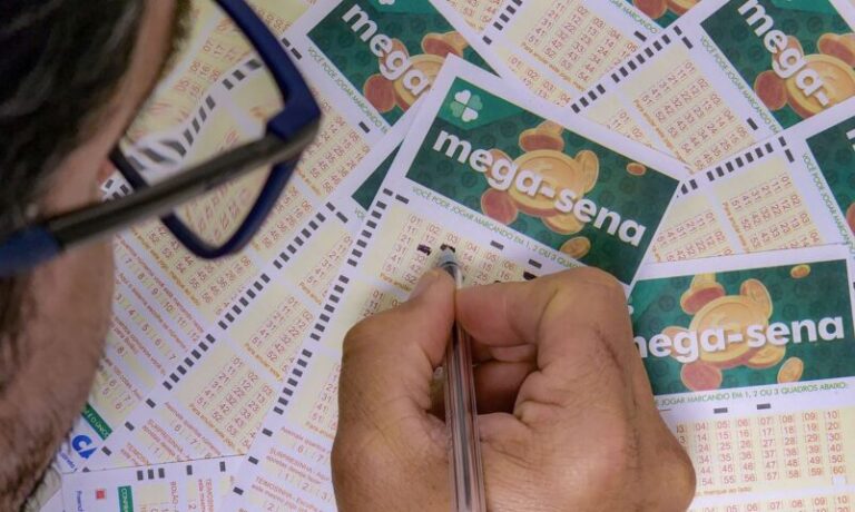 Mega-Sena pode pagar R$ 82 milhões nesta terça-feira (17)