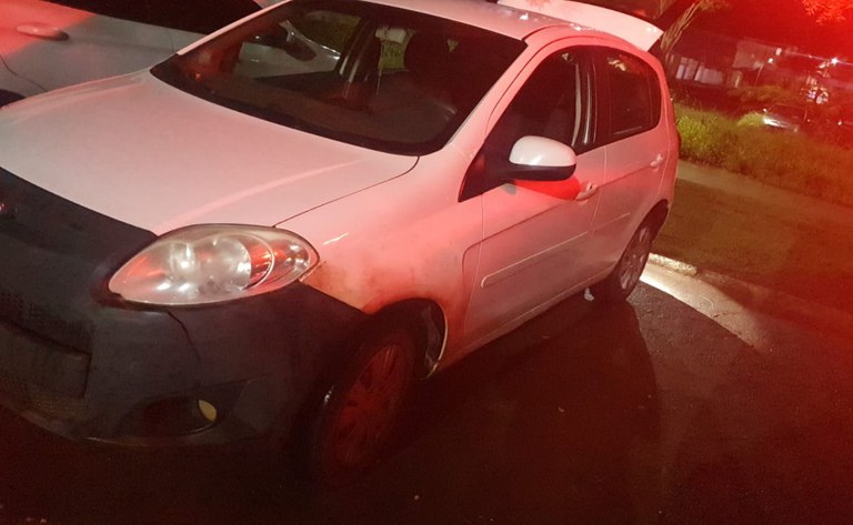 Após tentativa de fuga, PRF recupera veículo roubado e prende motorista por receptação em Barreiras