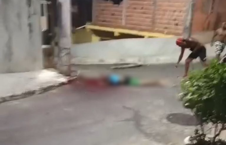 DEZENAS DE TIROS: Vítima de homicídio na Estrada da Barreiras fica com rosto desfigurado