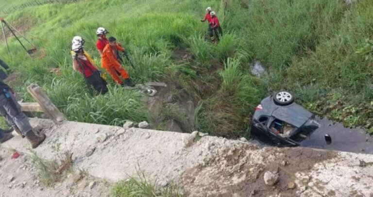 SAJ: Duas pessoas morrem após carro cair de ponte e ficar submerso em rio na BR-101