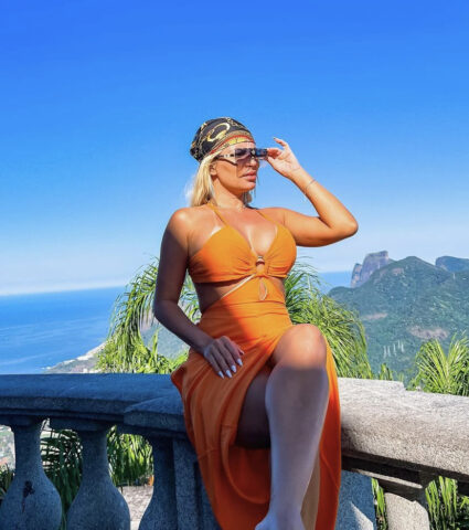 - Ex-Miss Bumbum e ex-pastora cria perfil em plataforma de conteúdo adulto