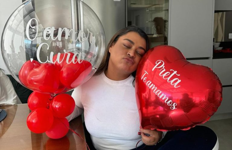 Preta Gil tem alta hospitalar e recebe surpresa de amigos: ‘Quem tem amigo, tem tudo’