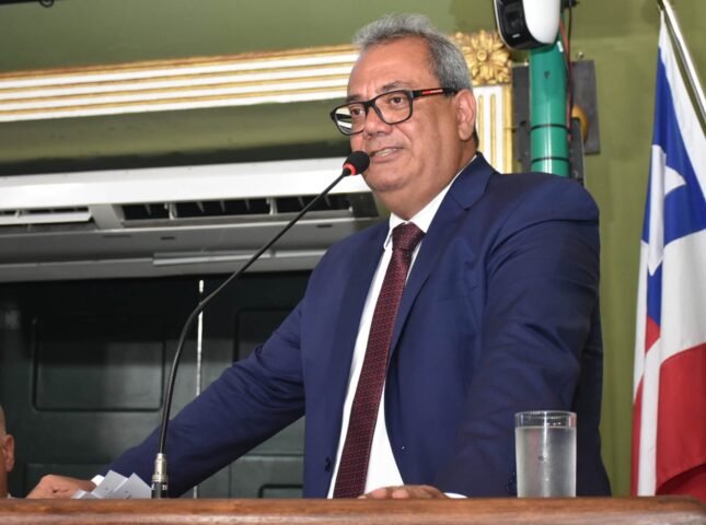 “Câmara de Salvador retorna trabalhos no plenário no próximo dia 2”, diz Carlos Muniz
