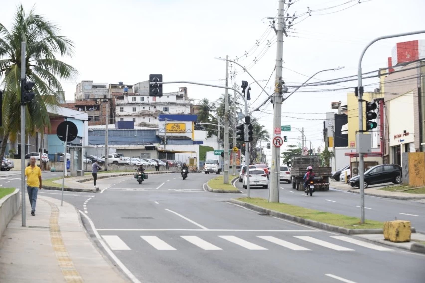 - Com trecho duplicado, requalificação da Av. Jorge Amado garante mais fluidez ao trânsito entre Imbuí e Boca do Rio