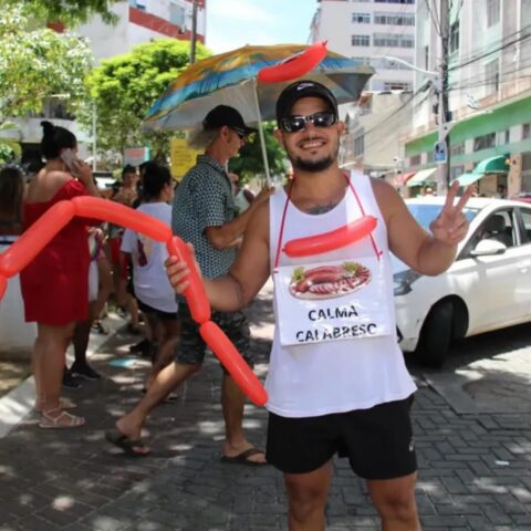 - ELE ESTÁ BROCANDO: Davi 'calabreso' inspira fantasias de carnaval com suas frases