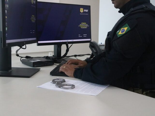 Caminhoneiro com mandado de prisão em aberto é preso pela PRF em Milagres