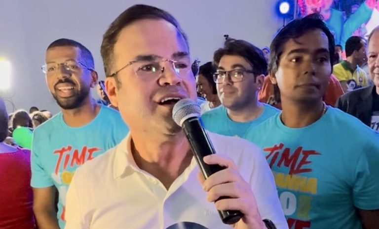 “Candeias quer Eriton Ramos prefeito”, diz Cacá Leão na convenção