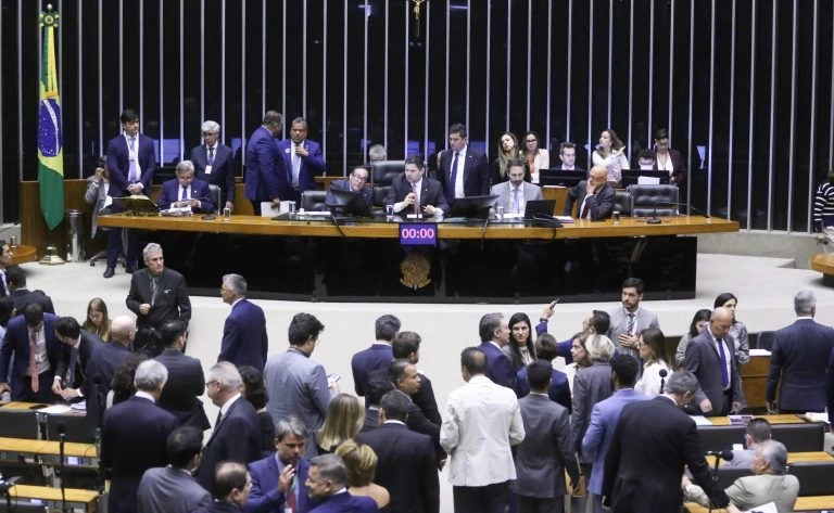 Congresso derruba veto de Lula sobre a aposentadoria por invalidez