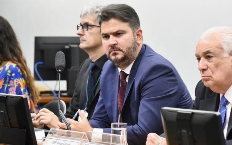 Diego Coronel lembra atuação na Comissão de Transportes e comemora fim da concessão da Via Bahia