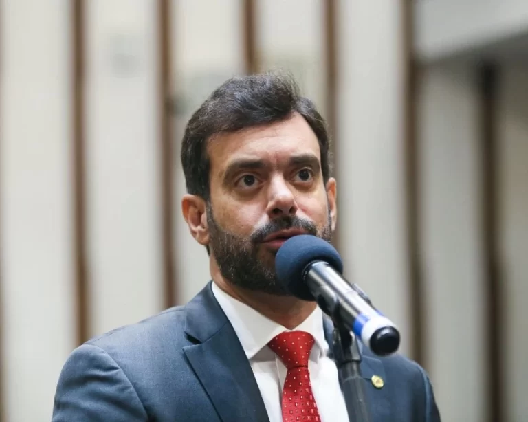 Tiago Correia cobra do DNIT que obras na BR-116 sejam feitas à noite para evitar transtornos
