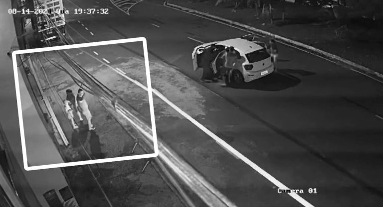 MOMENTOS DE TERROR: Bandidos rendem família e levam carro na Estrada do Curralinho