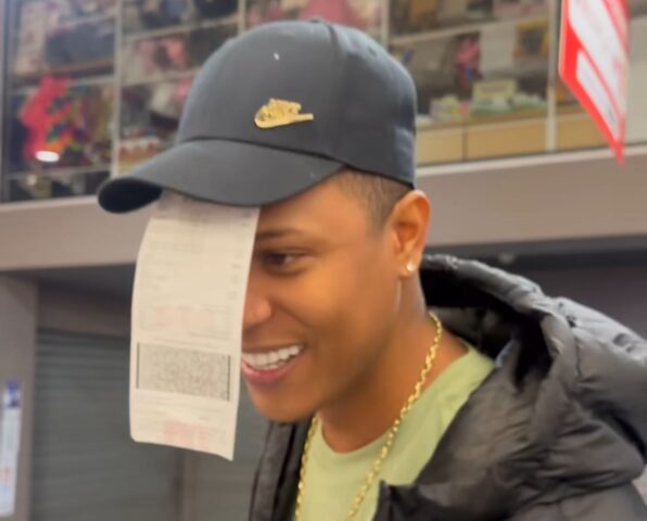 - Influenciador baiano é seguido por seguranças em supermercado no Chile e desabafa: "Só faltaram me chamar de preto"