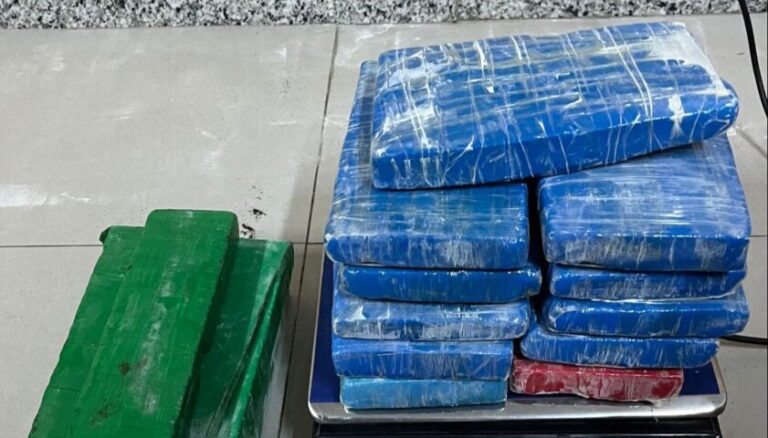 Mulher flagrada com mais de 15kg de drogas em Eunápolis