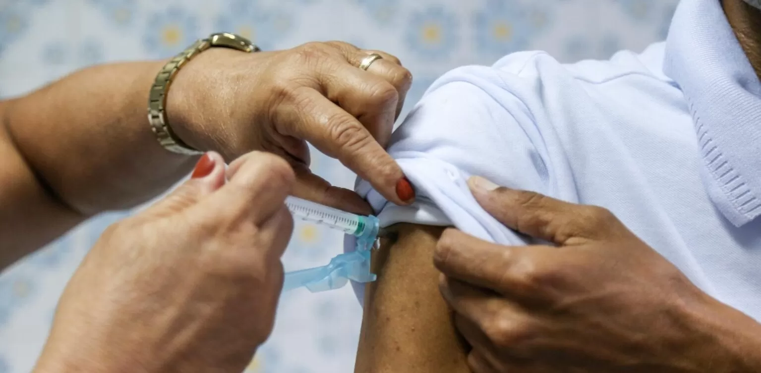 Sábado da Vacina: Saúde disponibiliza doses contra a dengue e gripe neste sábado (4)