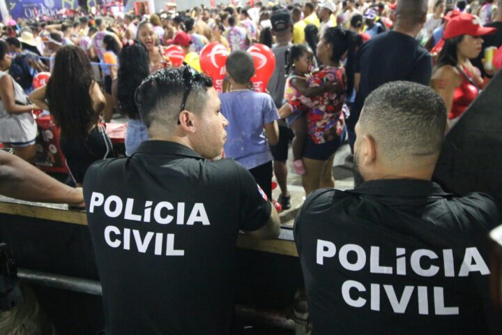 Dupla é presa em flagrante por furto de iPhone