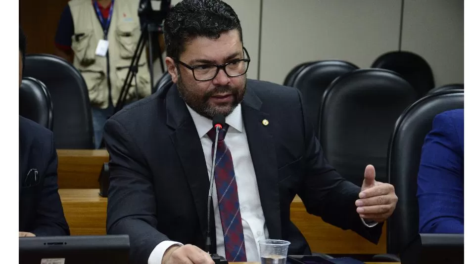 AGORA É LEI: Ônibus devem disponibilizar na Bahia cadeiras para crianças