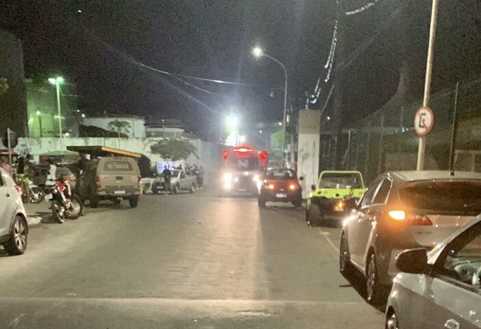 AGORA! Embarcação naufraga em Madre de Deus e há dezenas de desaparecidos