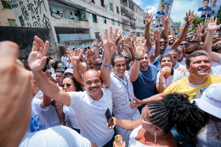 “Flávio vai fazer excelente governo e encontrar Camaçari melhor do que eu”, diz Elinaldo na Lavagem do Bonfim