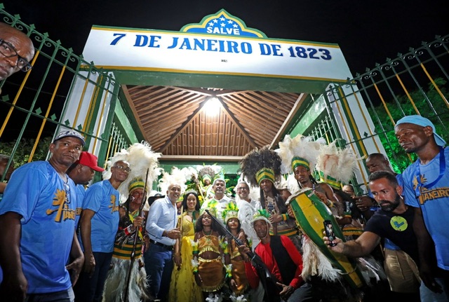 Em Itaparica, Jerônimo Rodrigues autoriza patrimonialização do 7 de Janeiro e prestigia a 201ª edição dos festejos de independência da cidade