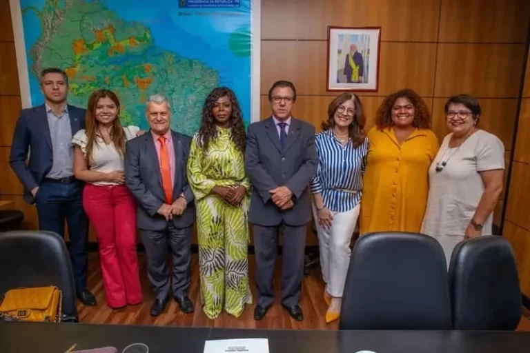Deputada Rogéria Santos conquista inclusão das trancistas na CBO após solicitação ao Ministro do Trabalho
