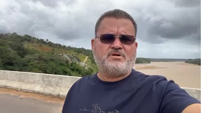 VULGO ‘PEBA’: prefeito de Itapebi ataca jornalista que denunciou obras inacabadas e depois arrega