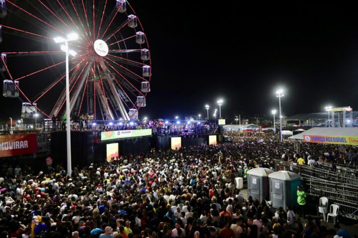 Festival Virada Salvador registra mais de 300 mil pessoas na segunda noite de festa na Arena Daniela Mercury