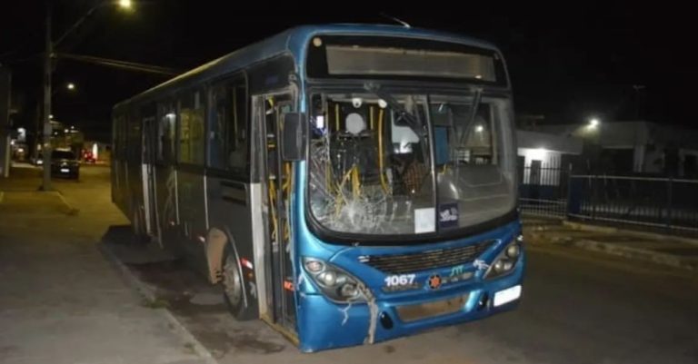 VITÓRIA DA CONQUISTA: Família é atropelada por ônibus no sudoeste da Bahia