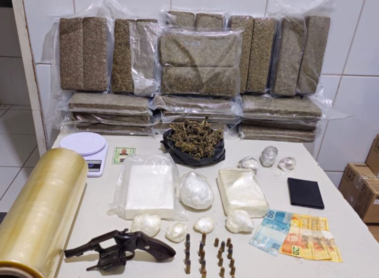 CERCO DA RONDESP: ação em Juazeiro flagra traficante com arma e apreende 23 quilos de drogas
