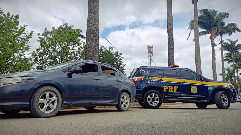 Homem paga R$30 mil em carro roubado e é detido pela PRF em Planalto