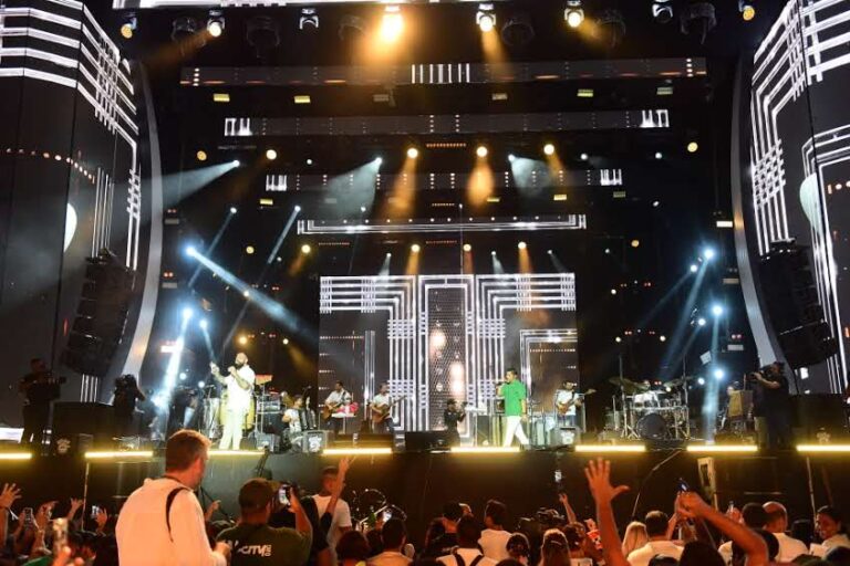 Em noite de sucessos, dupla Jorge & Mateus anima fãs em penúltimo dia do Festival Virada Salvador