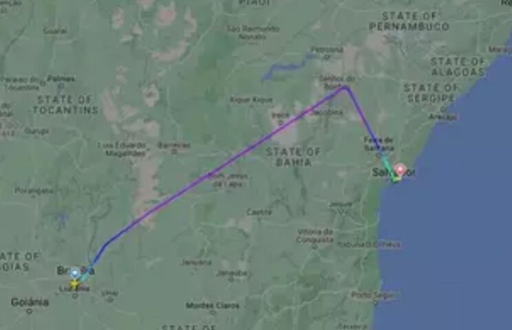 Copiloto passa mal e avião faz pouso de emergência em Salvador