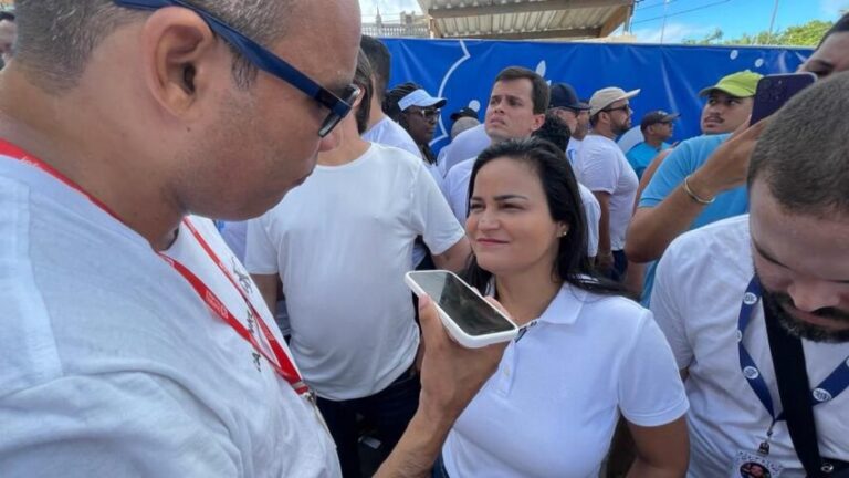 Débora Régis marca presença na Lavagem e representa Lauro: “quem tem fé vai a pé”