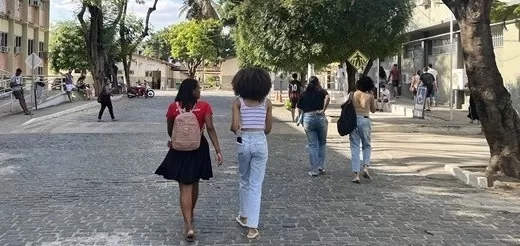 Uesb abre seleção para candidatos portadores de diploma