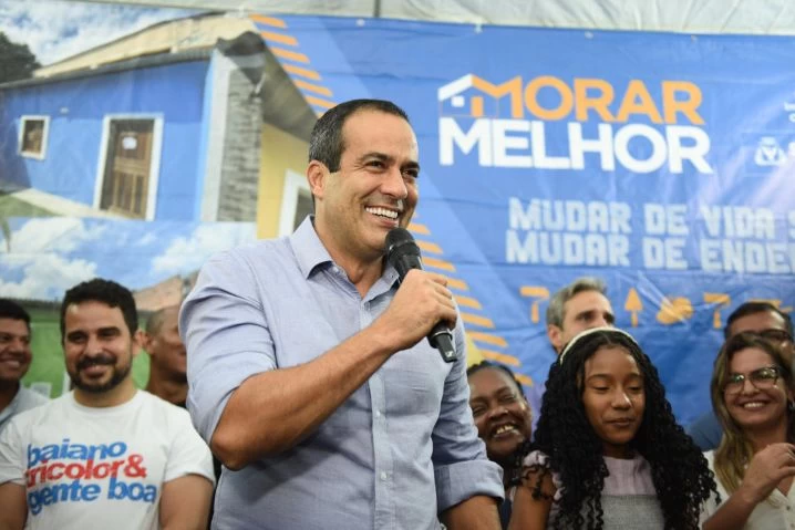 Prefeitura entrega 100 imóveis no Alto do Coqueirinho e alcança 400 casas reformadas pelo Morar Melhor no bairro