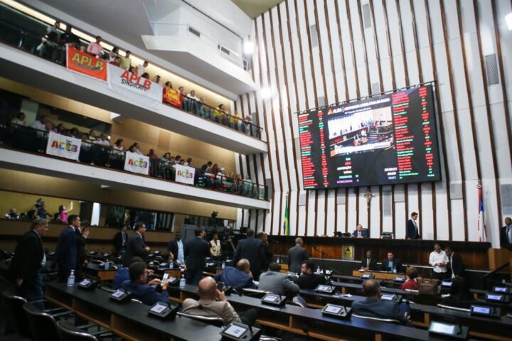 Alba aprova reajuste salarial de 4% dos servidores; veja detlahes