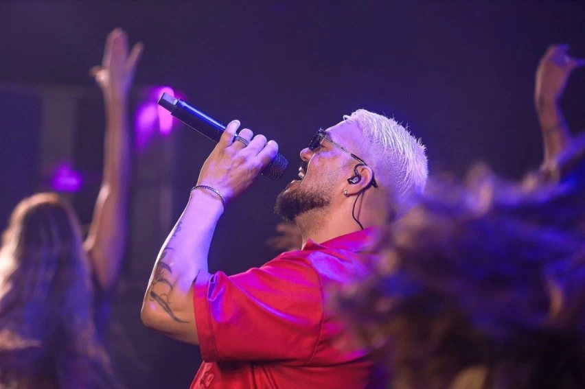Arraiá do Aconchego - Candeias: Forró, Sertanejo e Pagode marcam o segundo dia do Arraiá do Aconchego