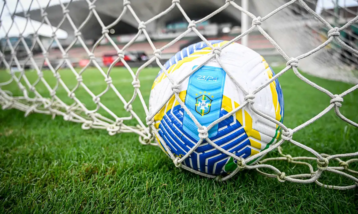 Bola, Futebol