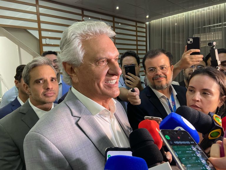 Caiado critica política de empréstimos de Lula