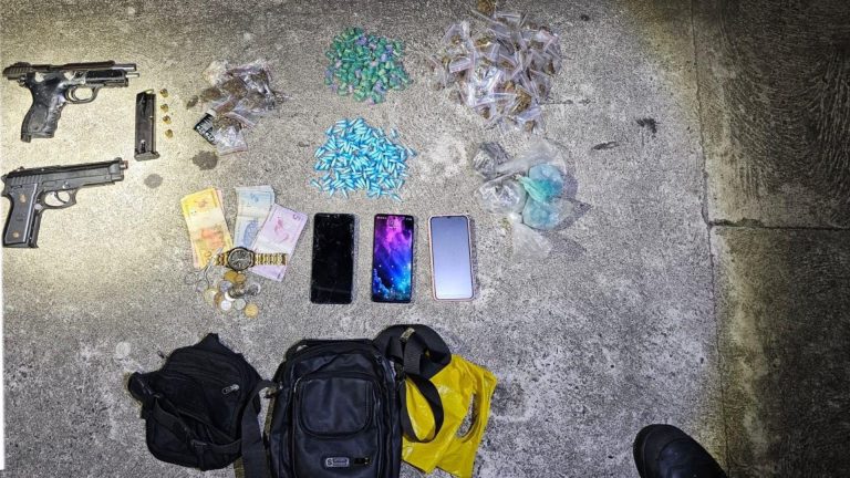 TROCA DE TIROS NO IAPI! Quatro homens com pistola e drogas são presos