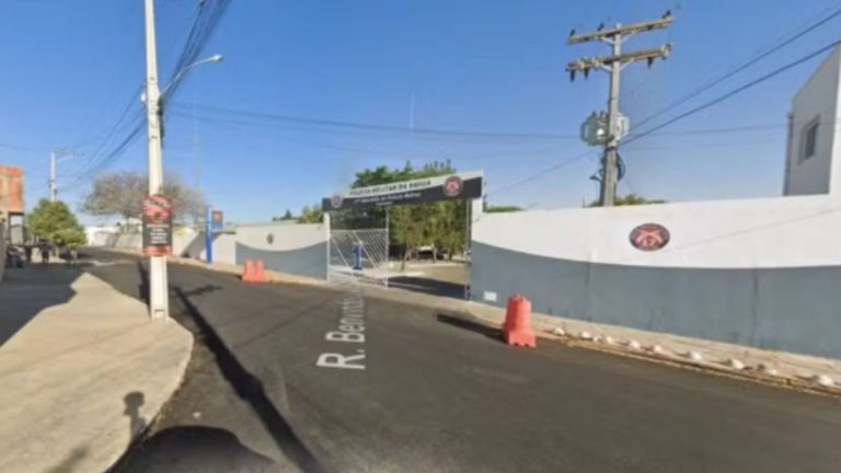 Homem invade batalhão da PM com arma de brinquedo e acaba baleado em Guanambi