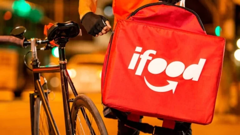 iFood anuncia reajuste na taxa mínima para entregadores a partir de junho