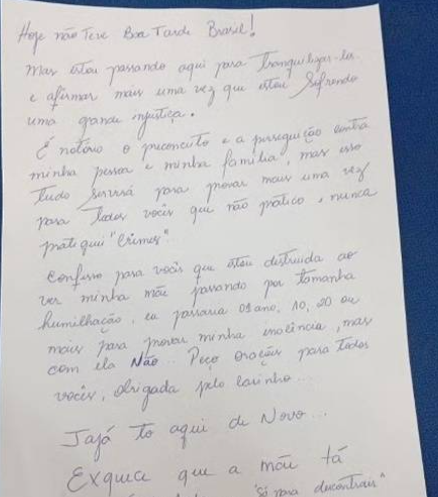 A MÃE ESTÁ ENJAULADA: Deolane Bezerra escreve carta à mão após prisão e diz ser inocente "Estou sofrendo uma grande injustiça" 1 - A MÃE ESTÁ ENJAULADA: Deolane Bezerra escreve carta à mão após prisão e diz ser inocente "Estou sofrendo uma grande injustiça"
