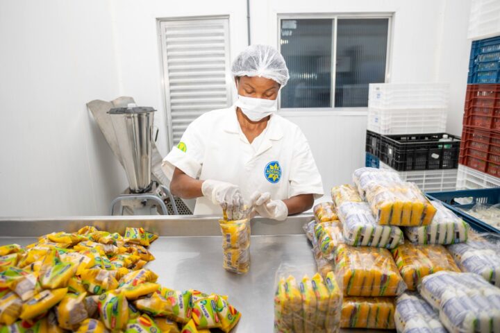 Cooperativa amplia vendas em 100% e transforma vida de agricultores familiares do Baixo Sul